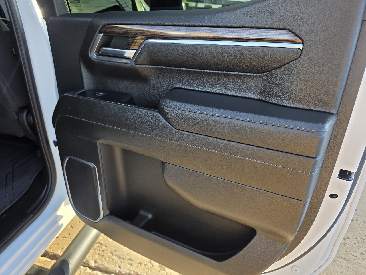 Chevrolet Silverado 1500 4WD Crew Cab 147" RST 2023