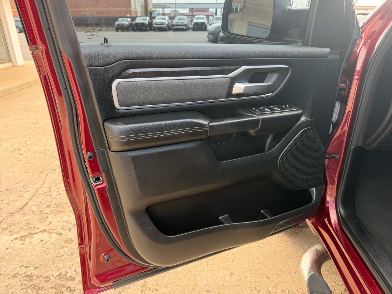 RAM 1500 Big Horn 4x4 Crew Cab 5'7" Box 2021