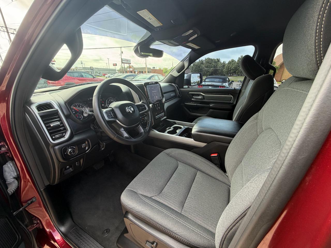 RAM 1500 Big Horn 4x4 Crew Cab 5'7" Box 2021