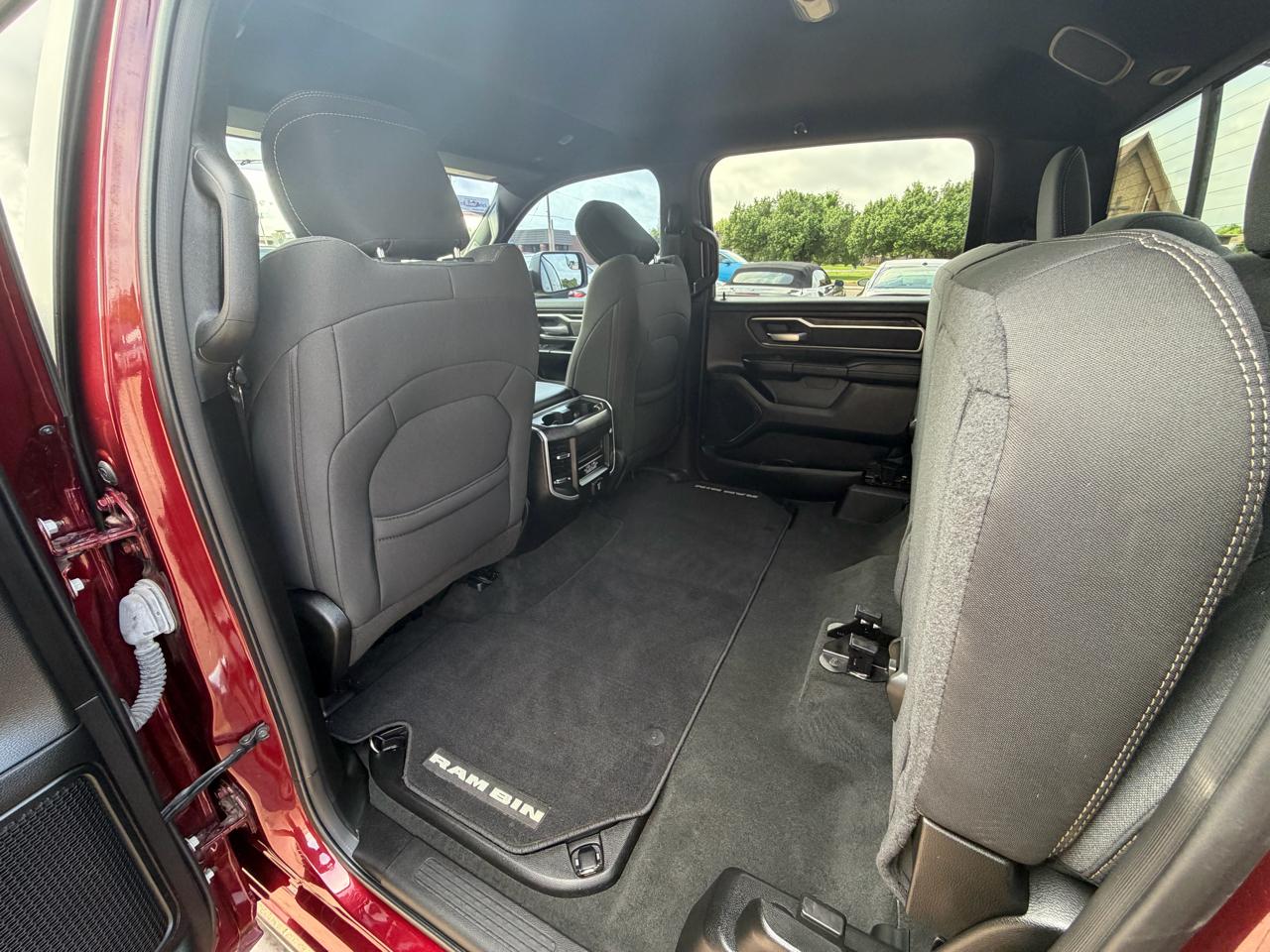 RAM 1500 Big Horn 4x4 Crew Cab 5'7" Box 2021