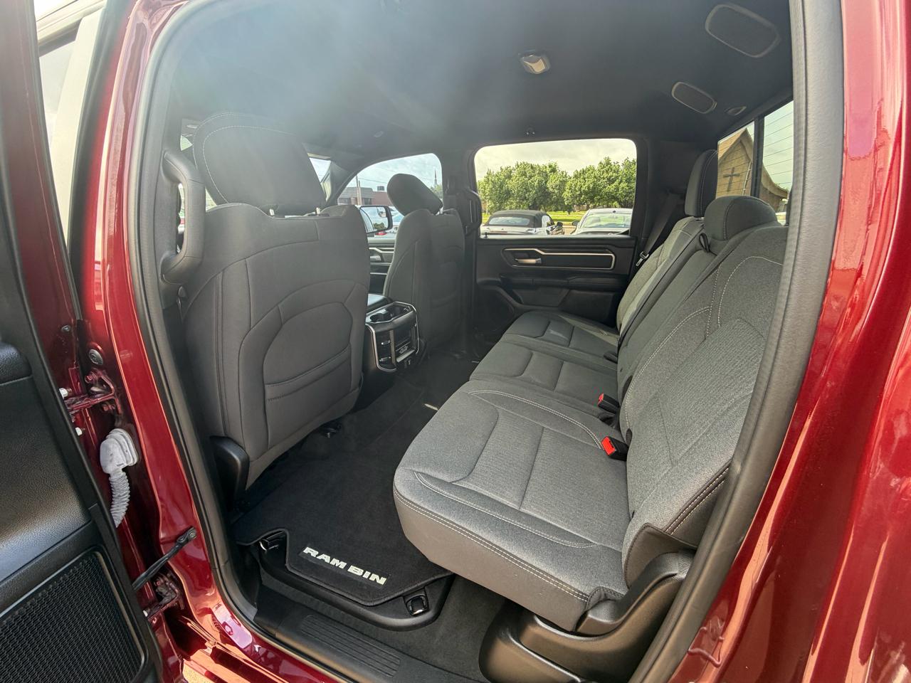 RAM 1500 Big Horn 4x4 Crew Cab 5'7" Box 2021