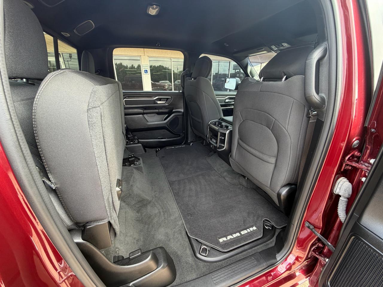 RAM 1500 Big Horn 4x4 Crew Cab 5'7" Box 2021