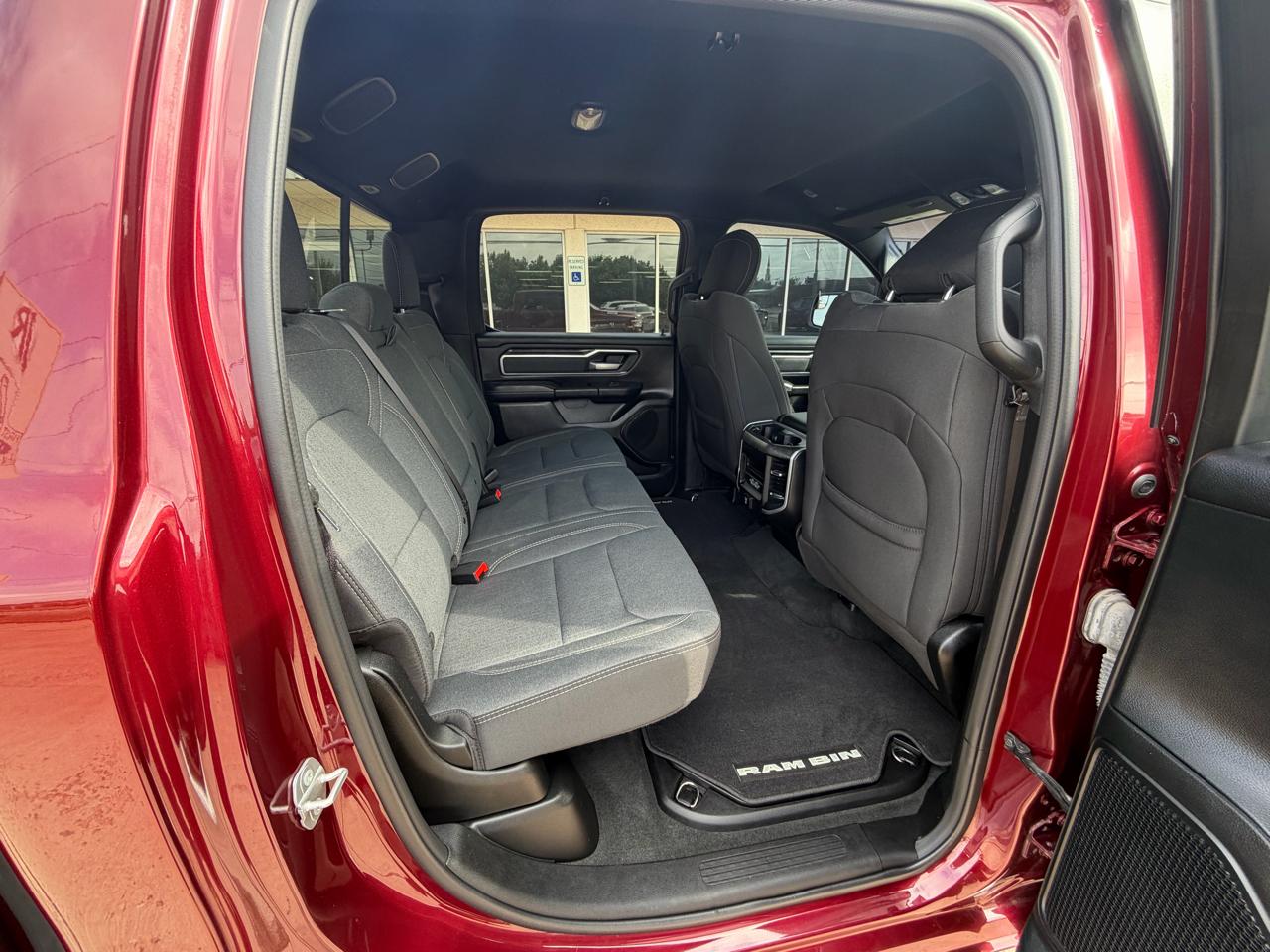 RAM 1500 Big Horn 4x4 Crew Cab 5'7" Box 2021