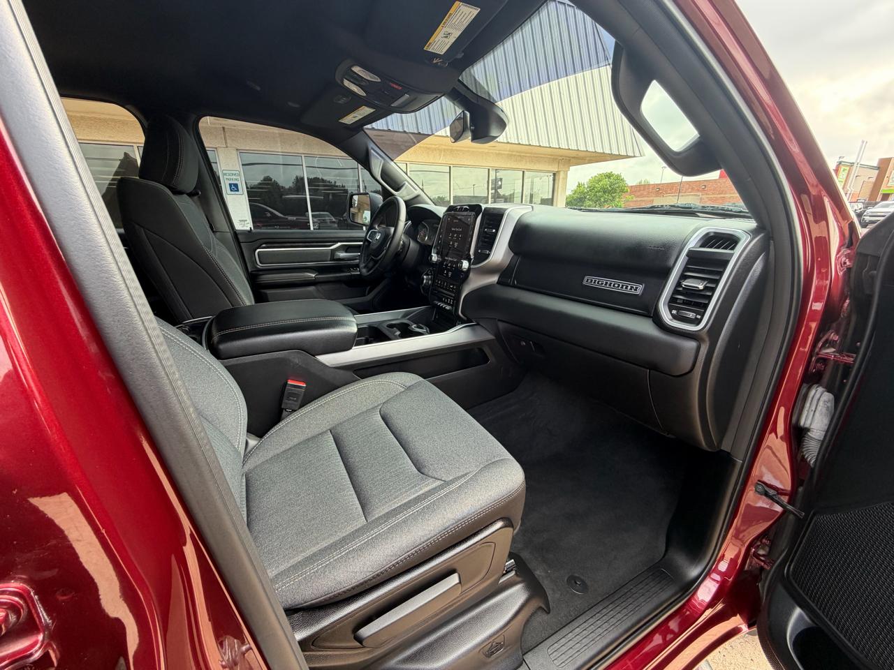 RAM 1500 Big Horn 4x4 Crew Cab 5'7" Box 2021