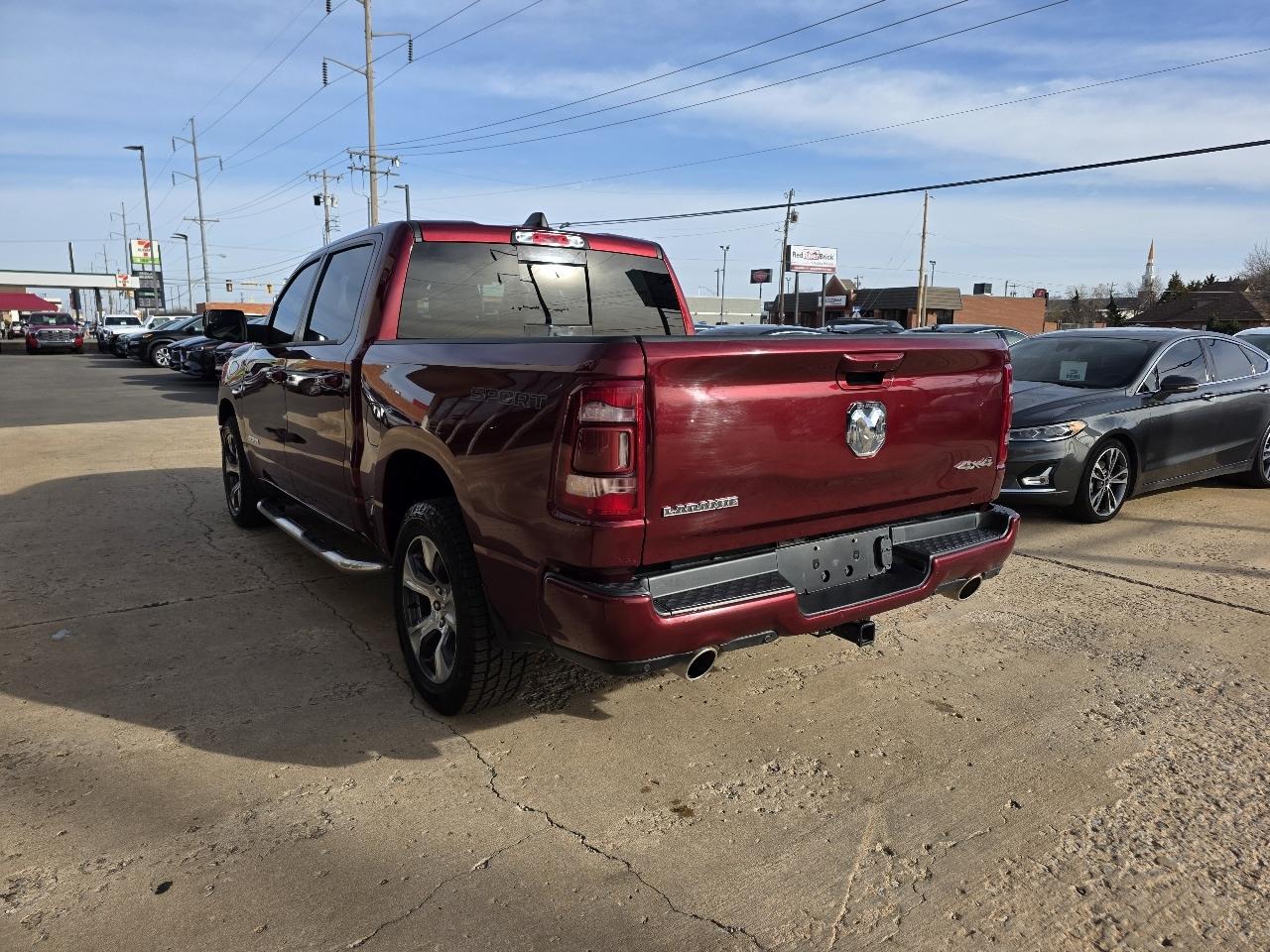 RAM 1500 Laramie 4x4 Crew Cab 5'7" Box 2023