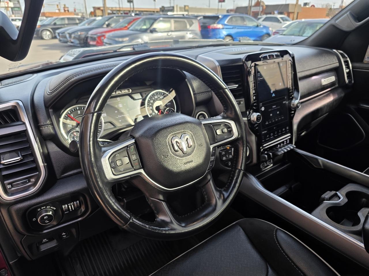 RAM 1500 Laramie 4x4 Crew Cab 5'7" Box 2023