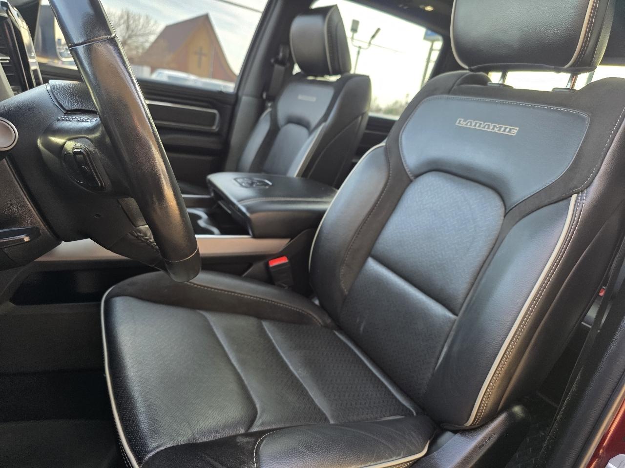 RAM 1500 Laramie 4x4 Crew Cab 5'7" Box 2023