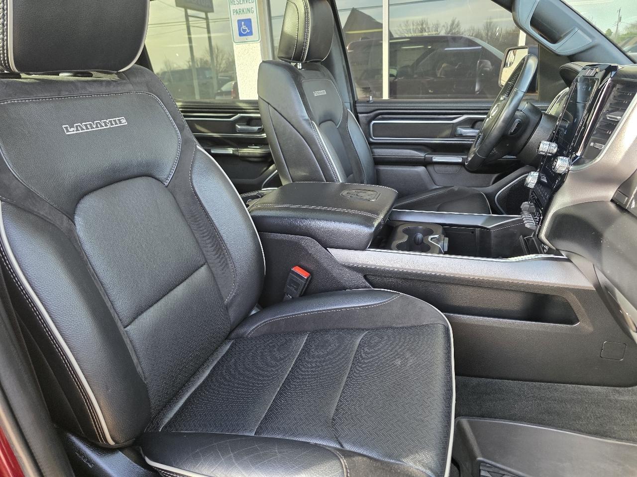 RAM 1500 Laramie 4x4 Crew Cab 5'7" Box 2023