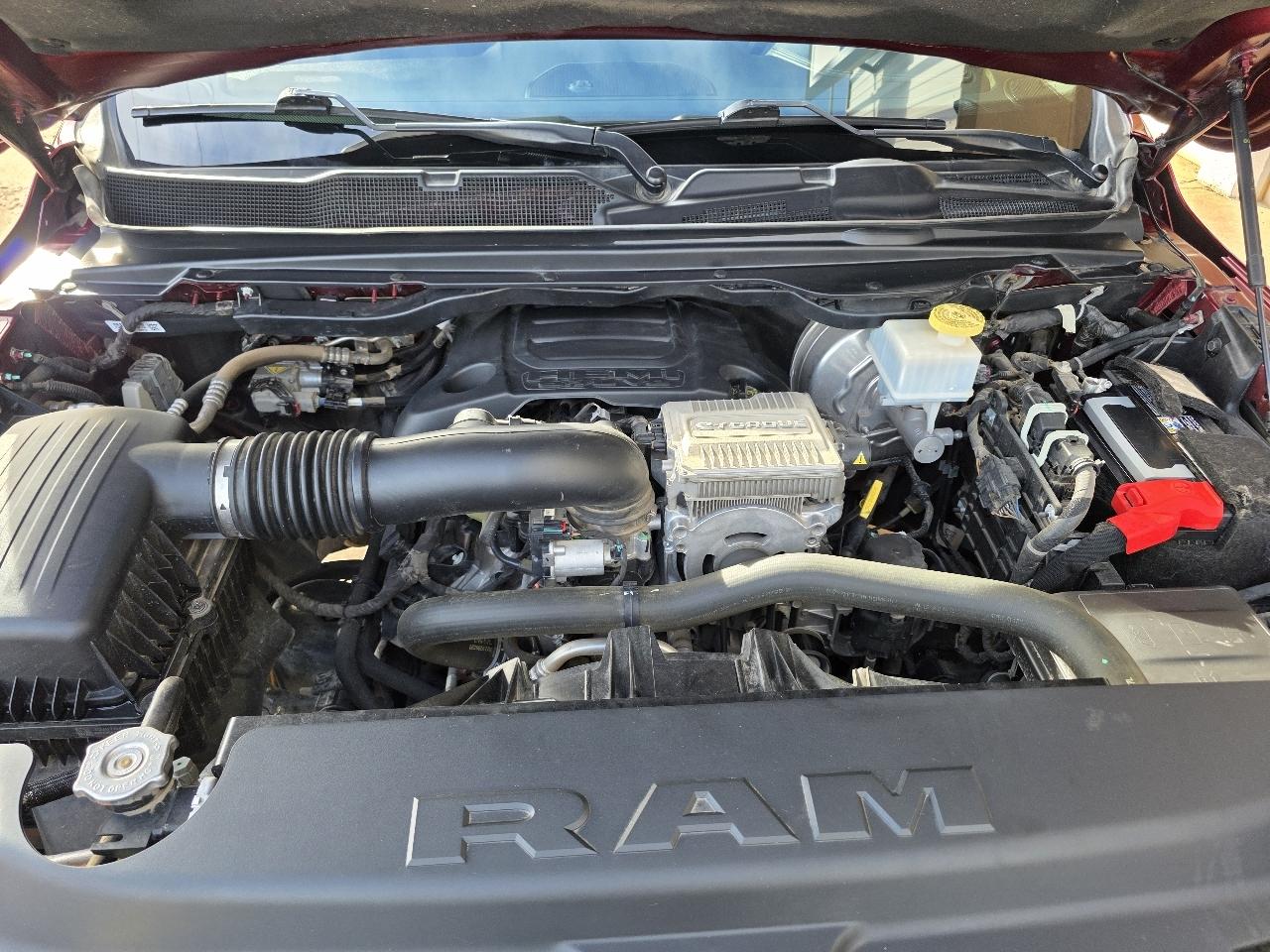 RAM 1500 Laramie 4x4 Crew Cab 5'7" Box 2023