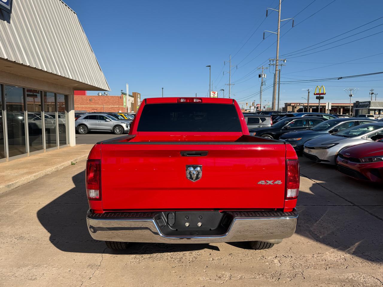 RAM 1500 Classic Tradesman 4x4 Crew Cab 5'7" Box 2023