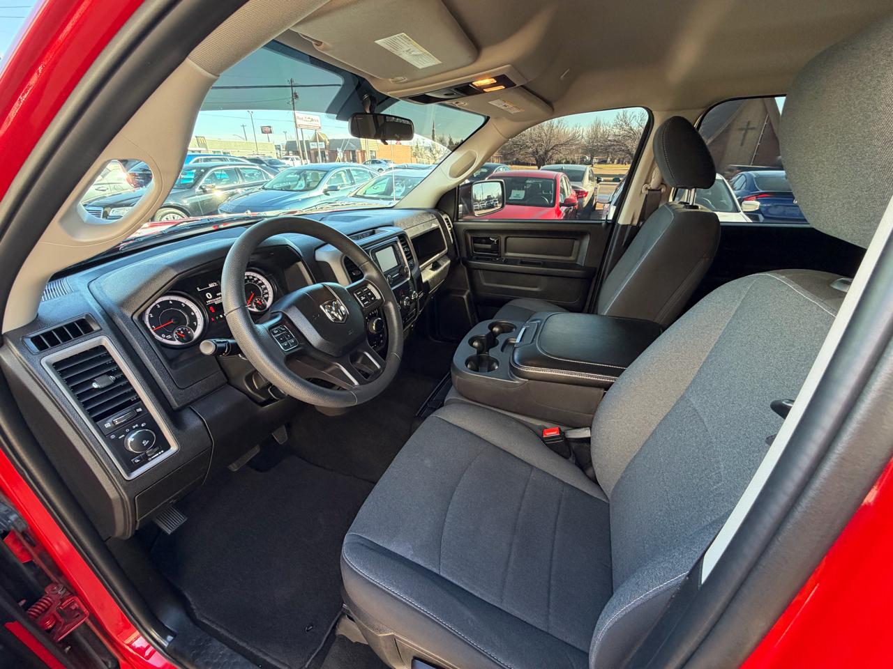 RAM 1500 Classic Tradesman 4x4 Crew Cab 5'7" Box 2023