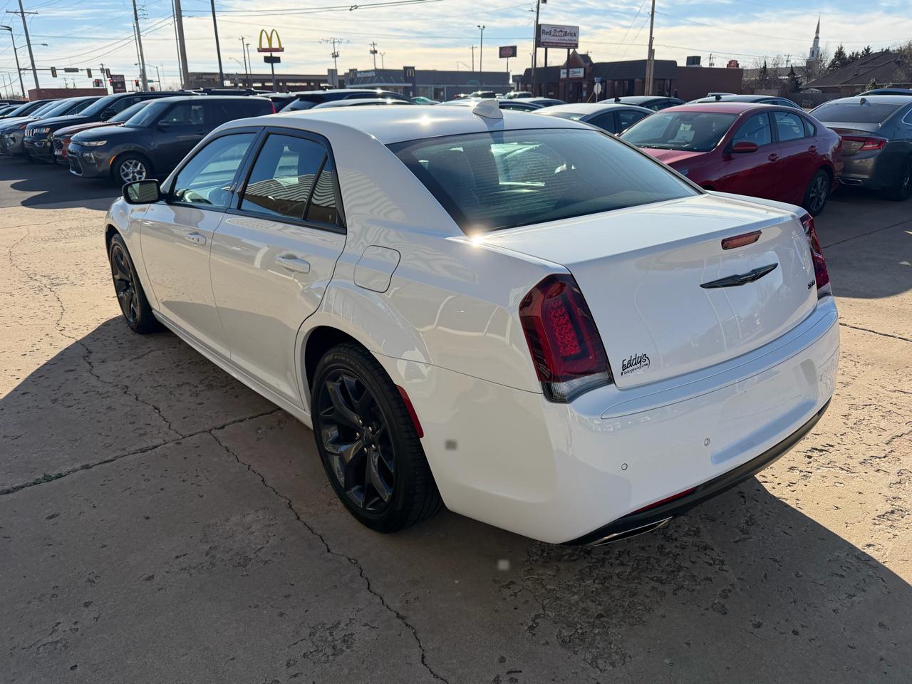 Chrysler 300 Touring L RWD 2023