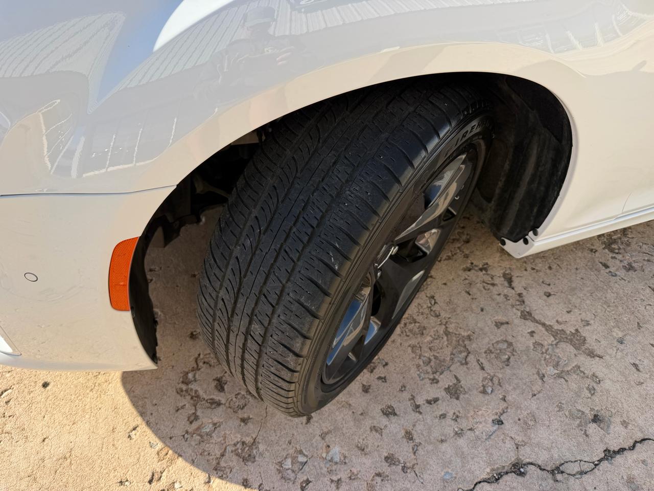 Chrysler 300 Touring L RWD 2023