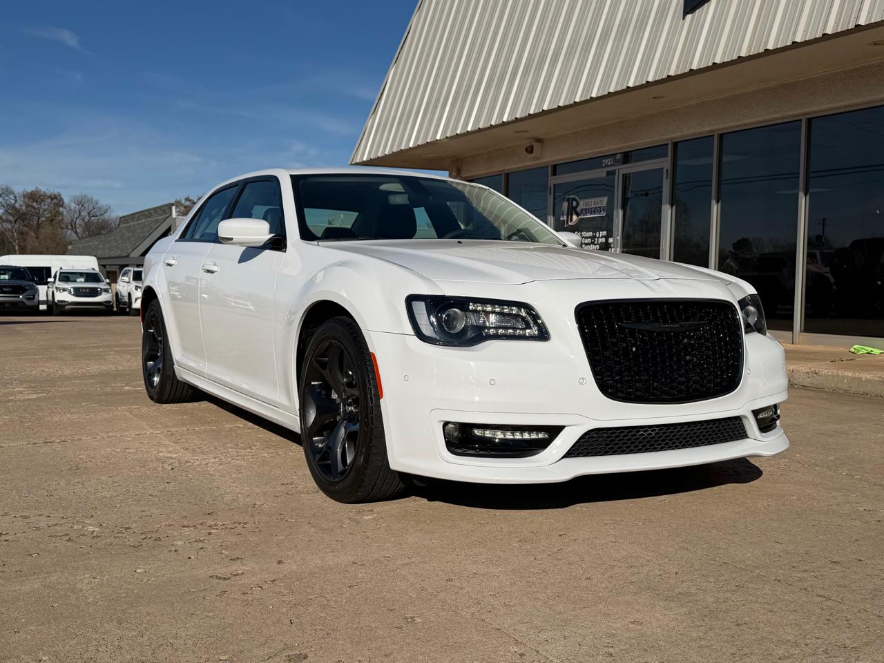 2023 Chrysler 300 Touring L RWD