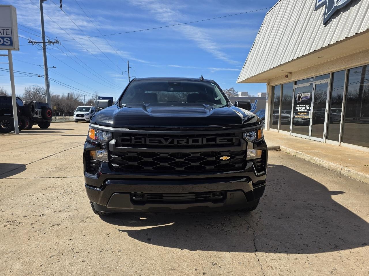 Chevrolet Silverado 1500 4WD Crew Cab 147" Custom 2024