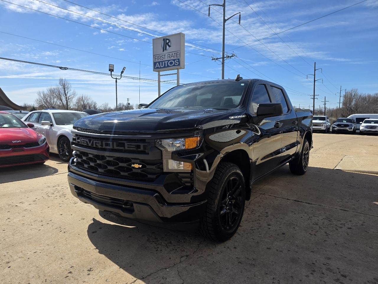 Chevrolet Silverado 1500 4WD Crew Cab 147" Custom 2024
