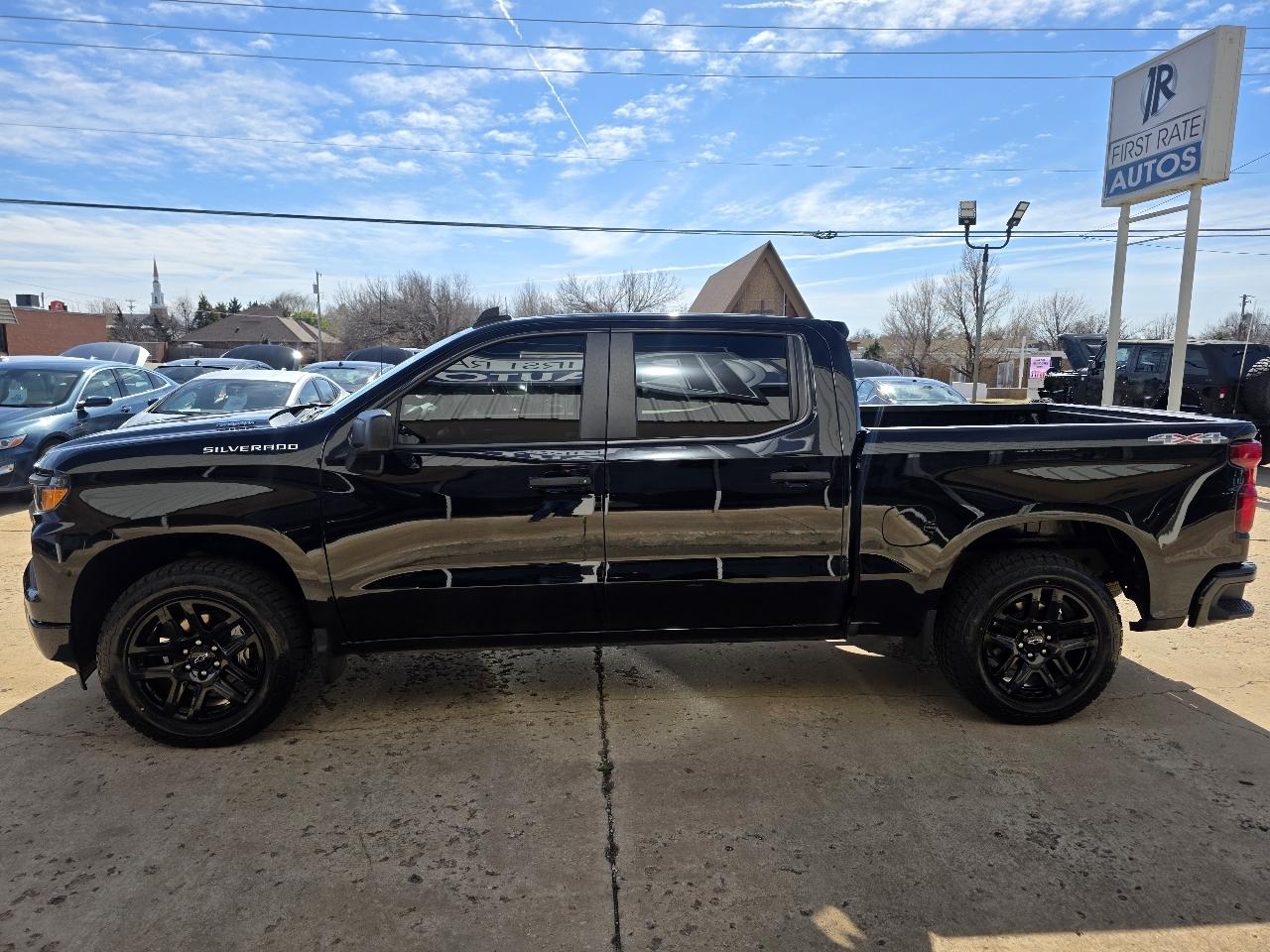 Chevrolet Silverado 1500 4WD Crew Cab 147" Custom 2024