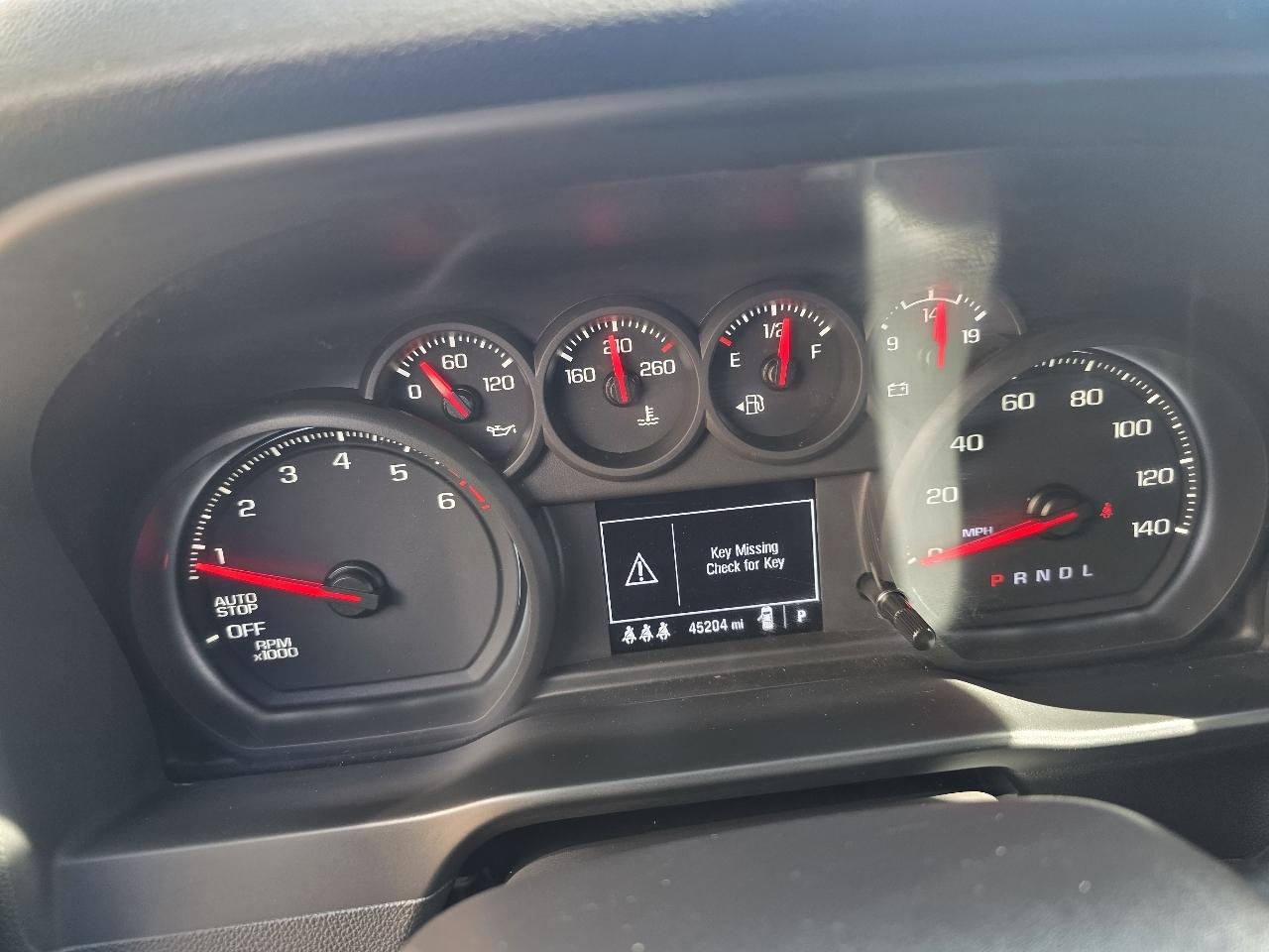 Chevrolet Silverado 1500 4WD Crew Cab 147" Custom 2024