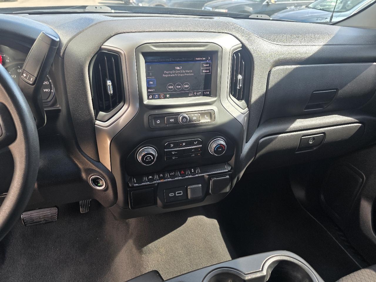 Chevrolet Silverado 1500 4WD Crew Cab 147" Custom 2024