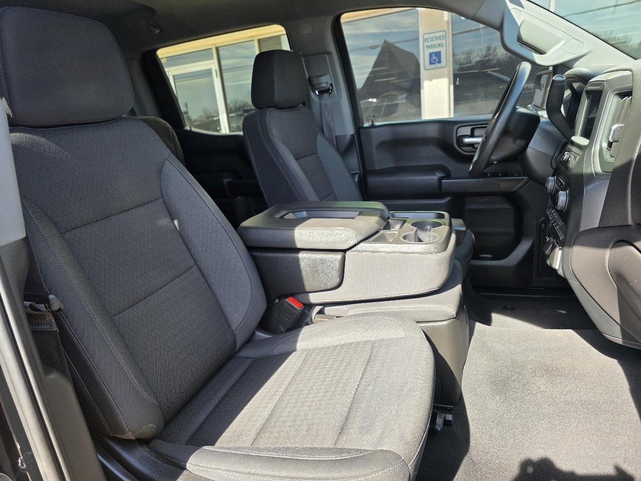 Chevrolet Silverado 1500 4WD Crew Cab 147" Custom 2024