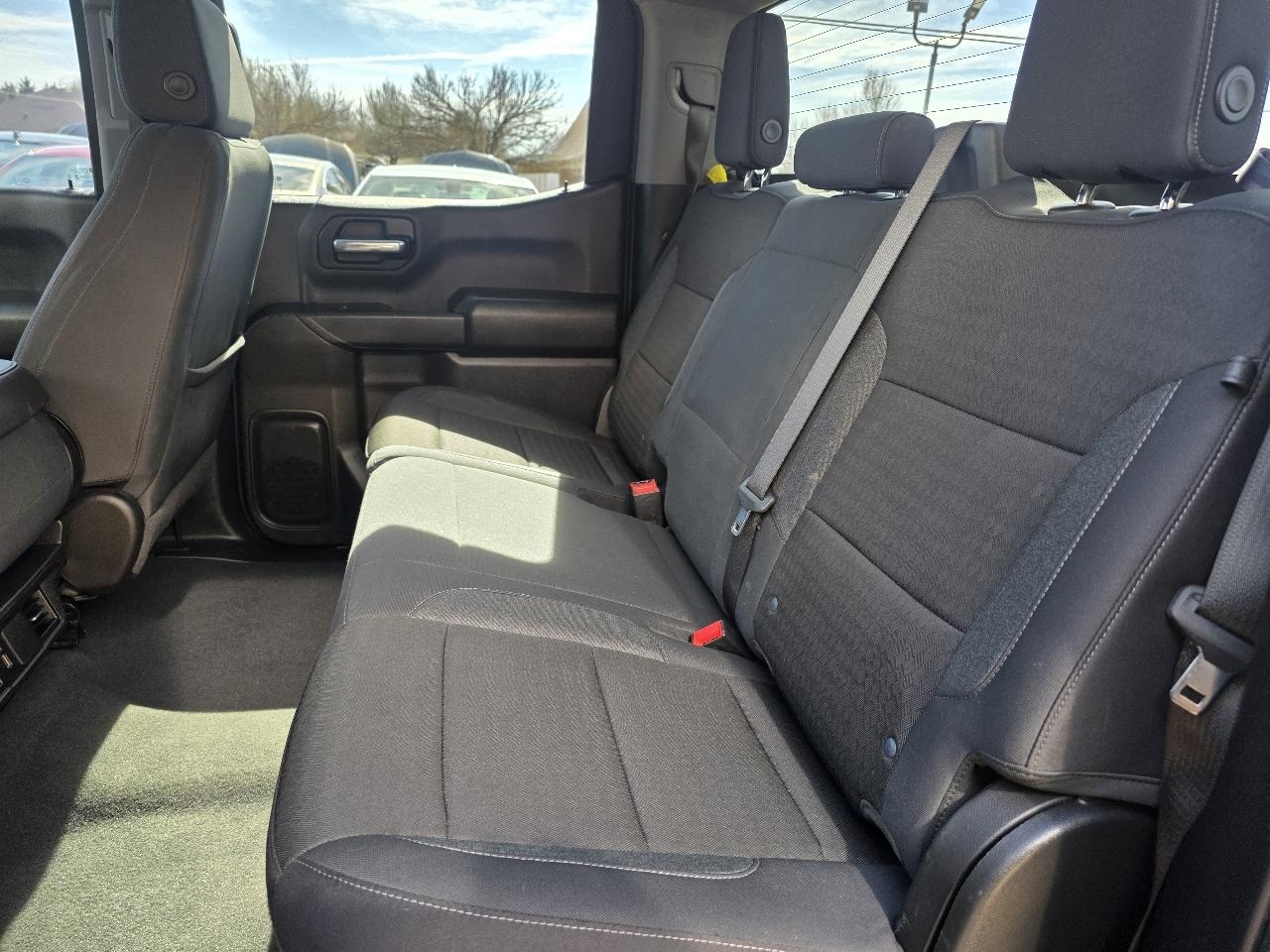 Chevrolet Silverado 1500 4WD Crew Cab 147" Custom 2024