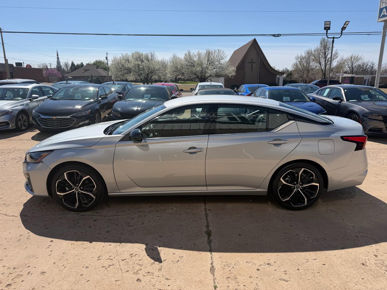 Nissan Altima 2.5 SR Sedan 2024