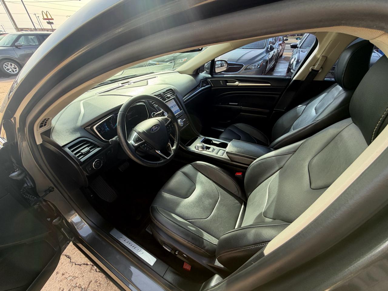 Ford Fusion Titanium FWD 2020