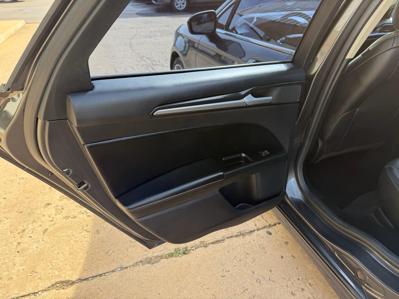 Ford Fusion Titanium FWD 2020