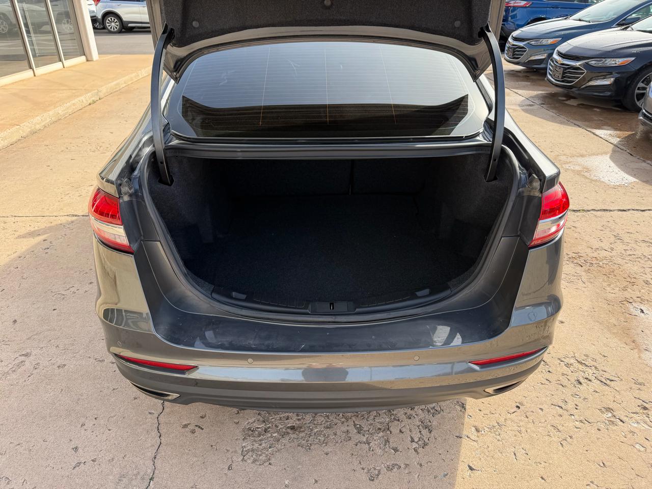 Ford Fusion Titanium FWD 2020