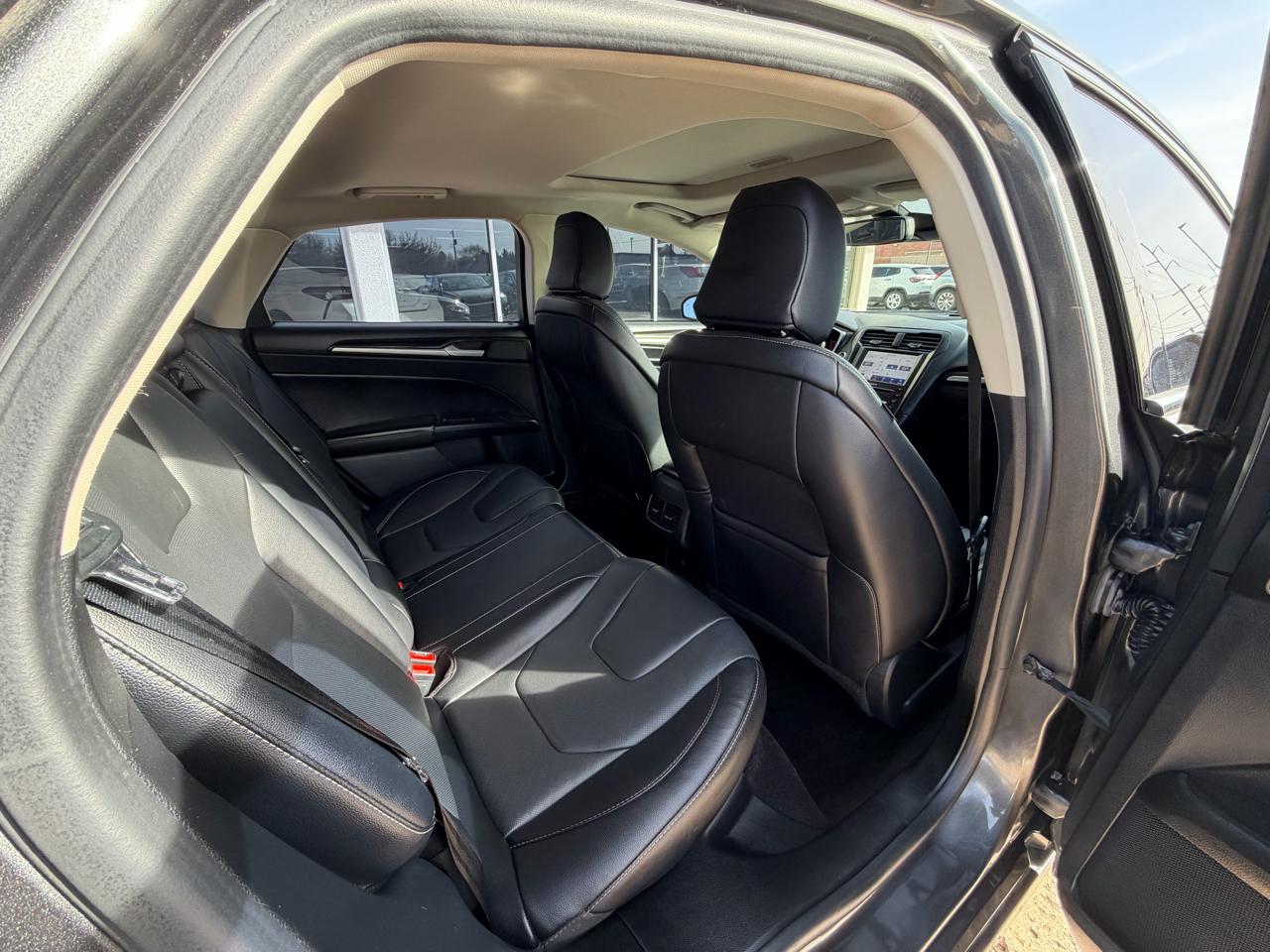 Ford Fusion Titanium FWD 2020