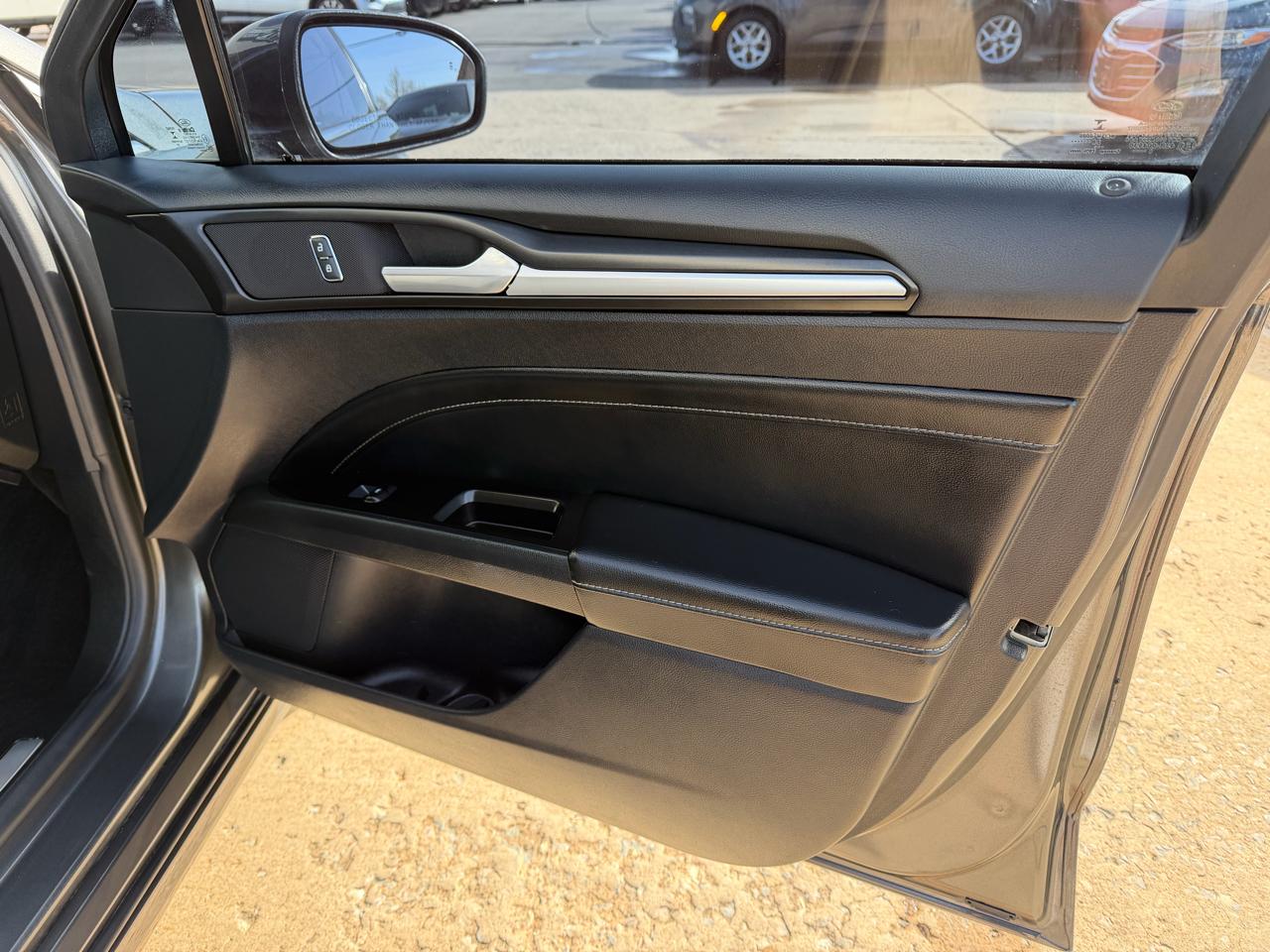 Ford Fusion Titanium FWD 2020