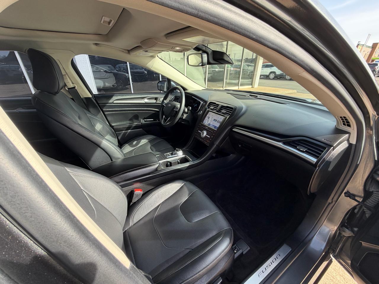 Ford Fusion Titanium FWD 2020