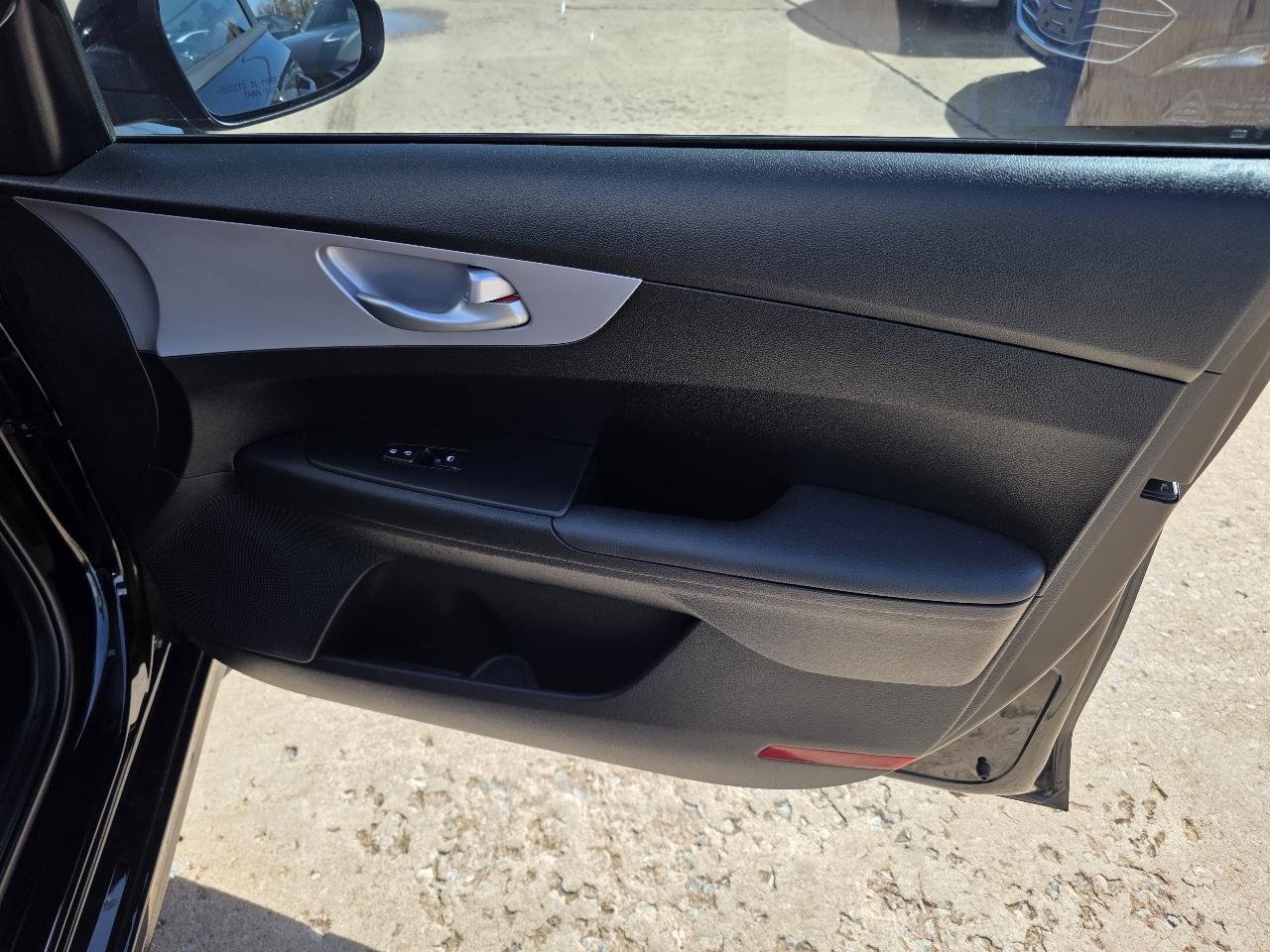 Kia Forte LXS IVT 2024