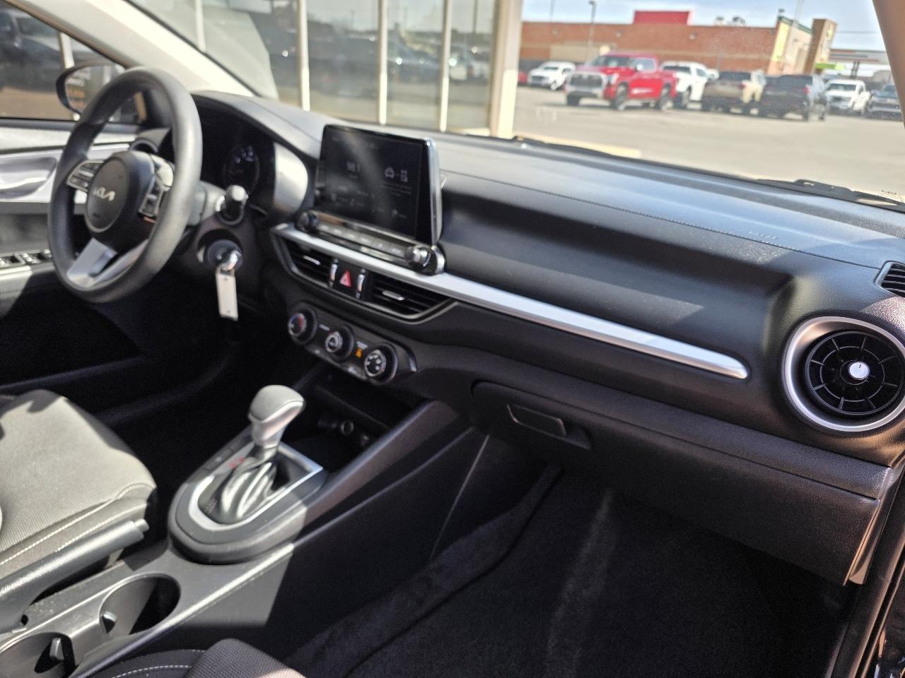 Kia Forte LXS IVT 2024