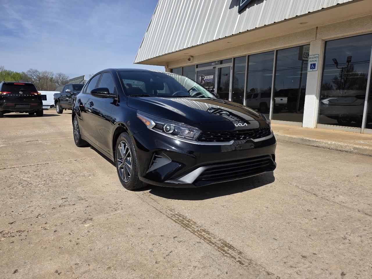 2024 Kia Forte LXS IVT