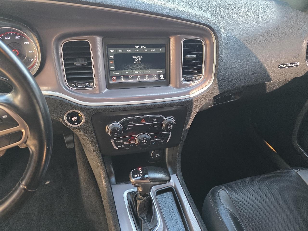 Dodge Charger SXT RWD 2022