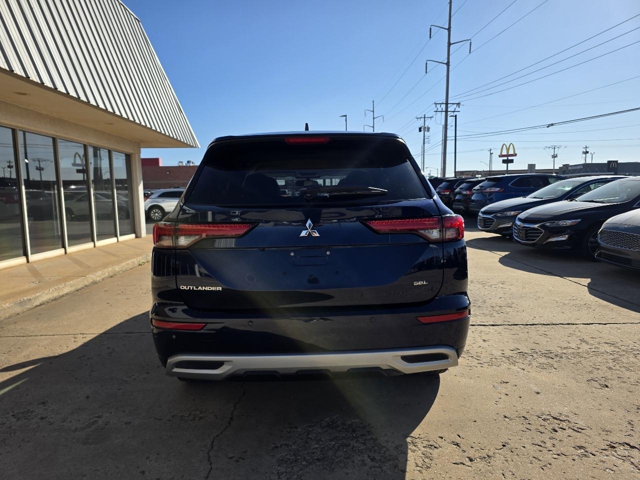 Mitsubishi Outlander SEL FWD 2024