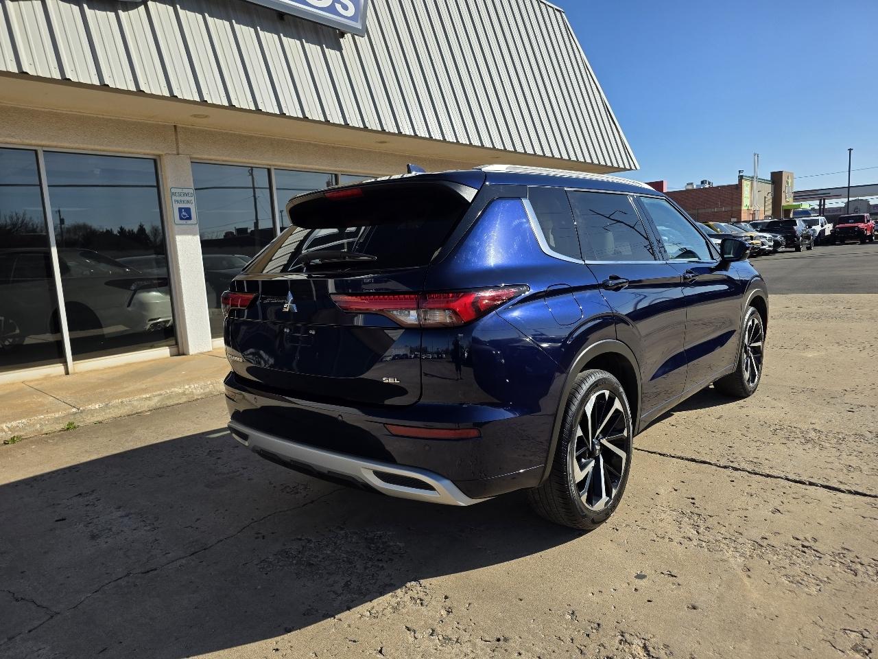 Mitsubishi Outlander SEL FWD 2024