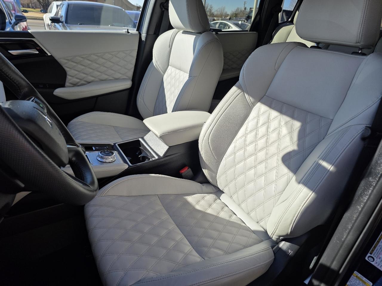 Mitsubishi Outlander SEL FWD 2024