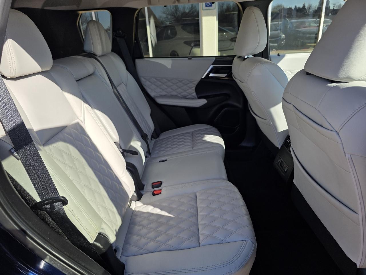 Mitsubishi Outlander SEL FWD 2024