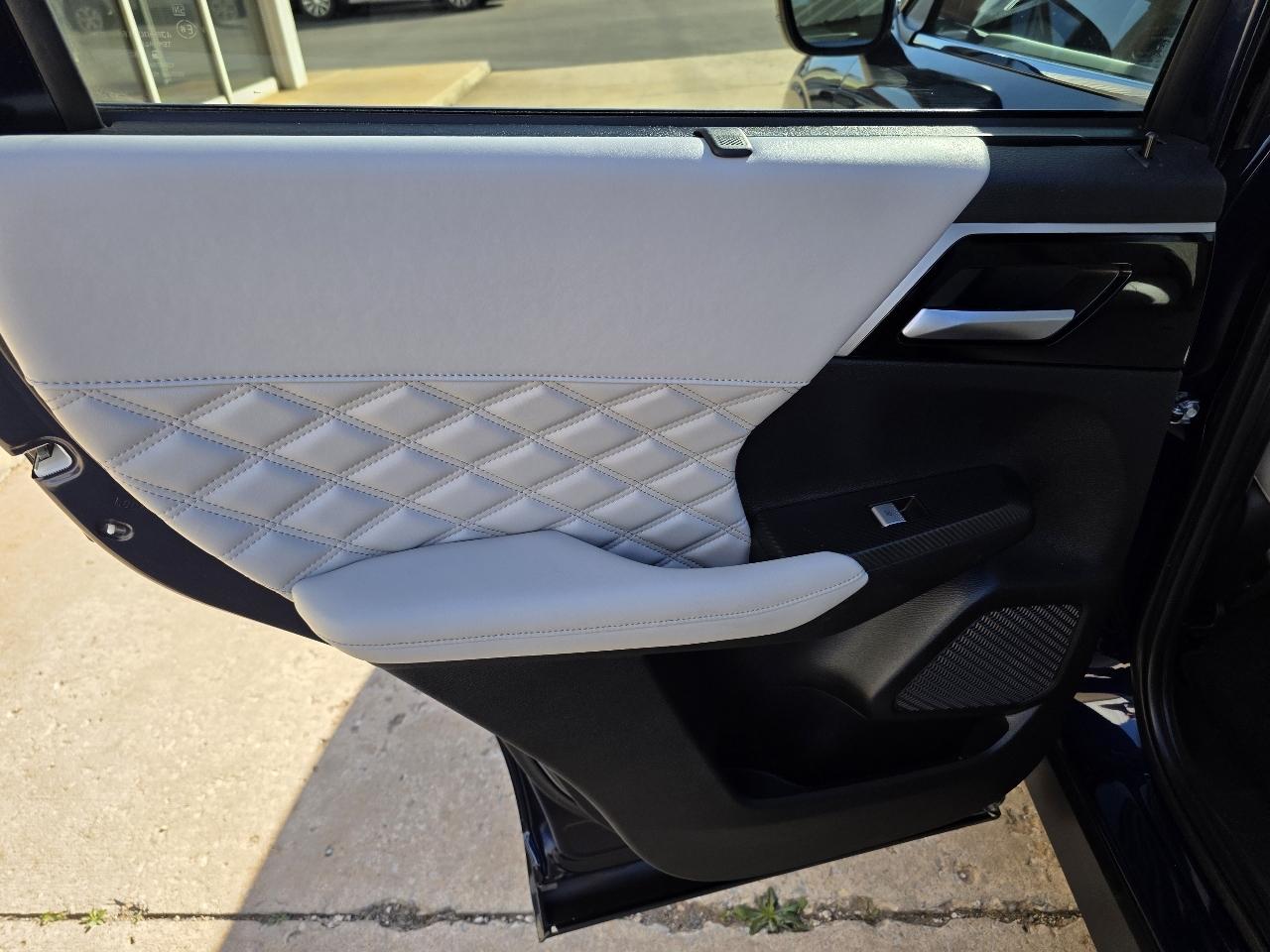 Mitsubishi Outlander SEL FWD 2024