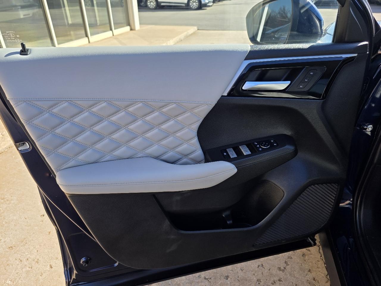 Mitsubishi Outlander SEL FWD 2024