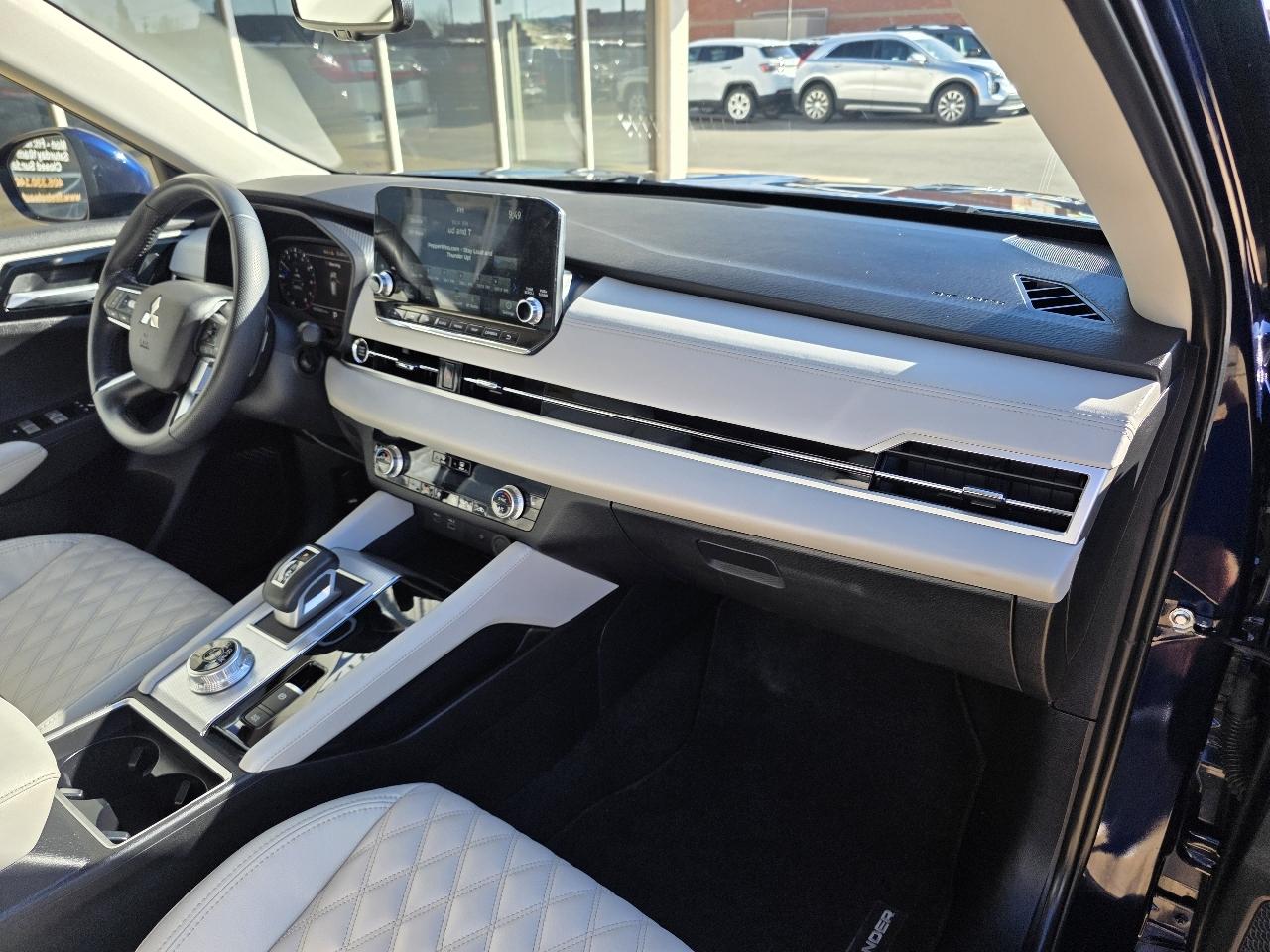 Mitsubishi Outlander SEL FWD 2024