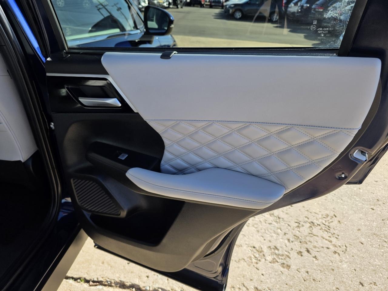 Mitsubishi Outlander SEL FWD 2024