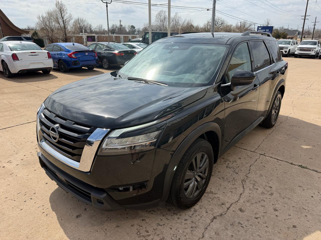 Nissan Pathfinder SV 2WD 2022