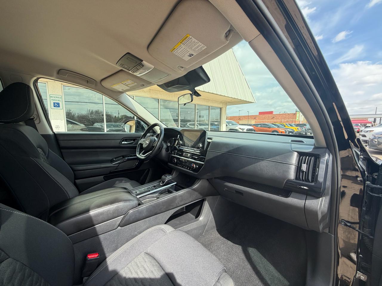 Nissan Pathfinder SV 2WD 2022