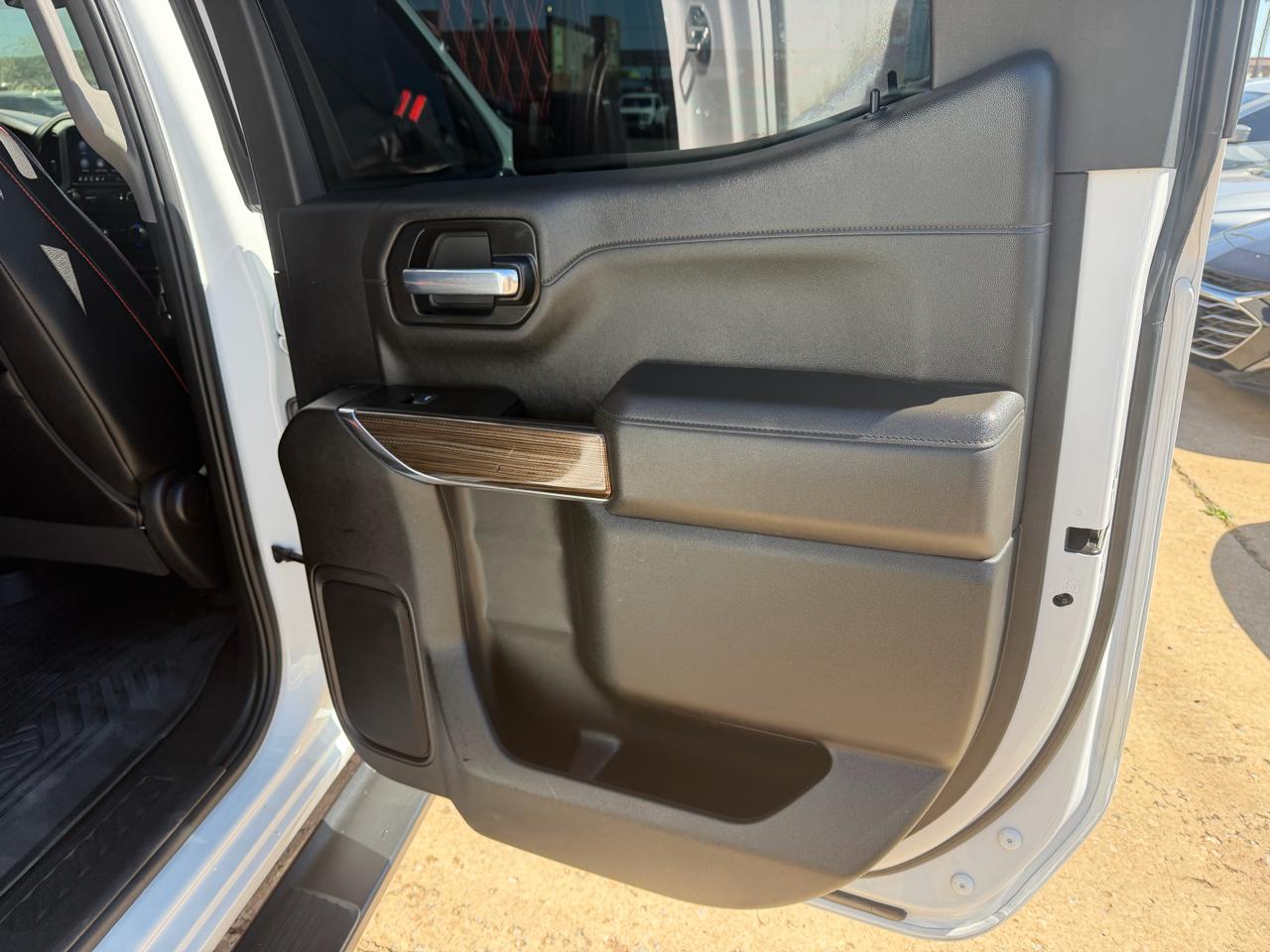 Chevrolet Silverado 1500 LTD 4WD Crew Cab 147" LT Trail Boss 2022