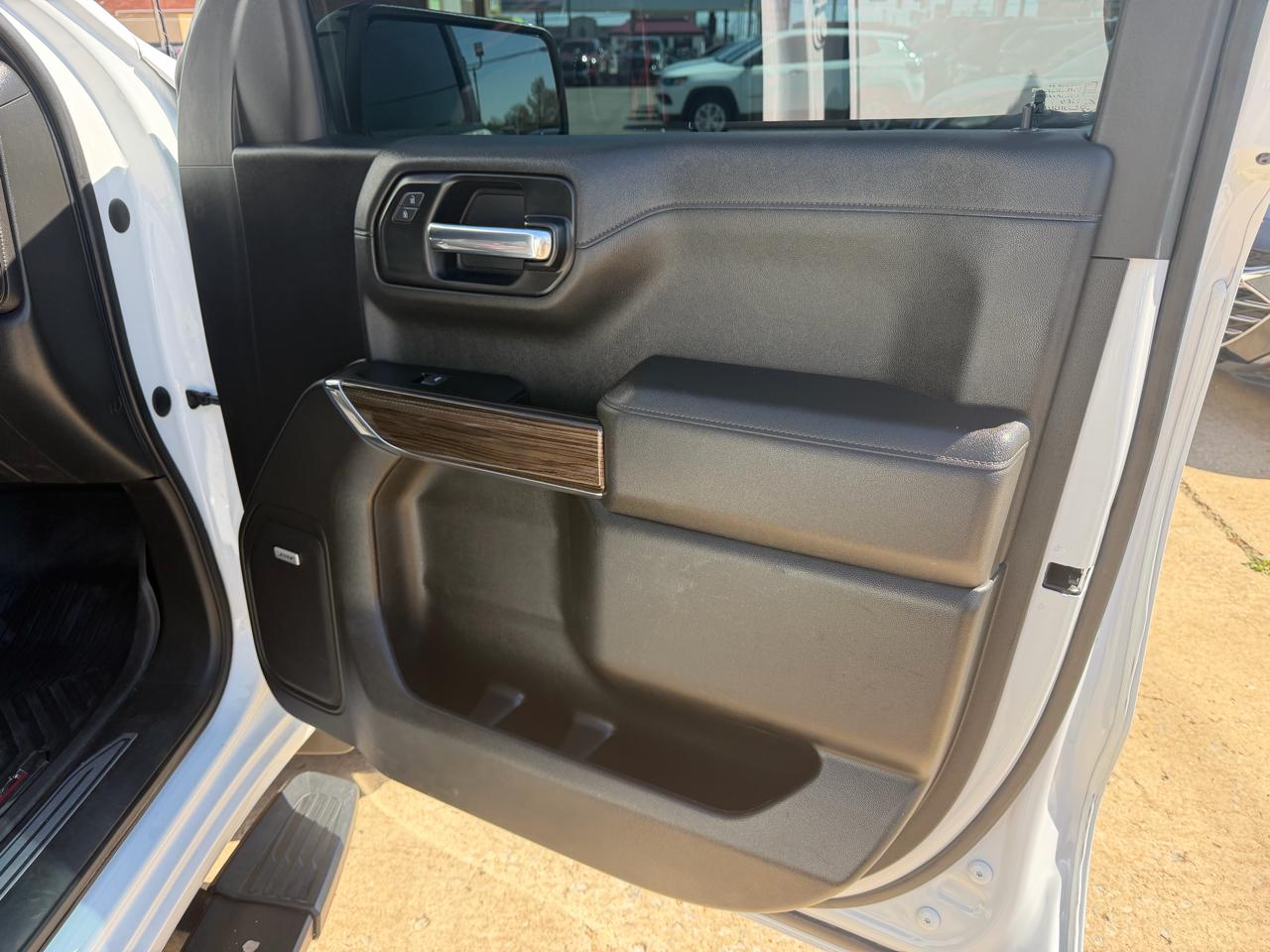 Chevrolet Silverado 1500 LTD 4WD Crew Cab 147" LT Trail Boss 2022