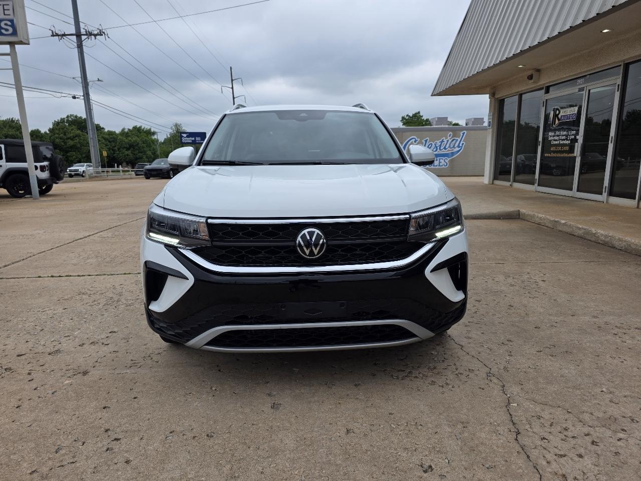 Volkswagen Taos SE FWD 2024