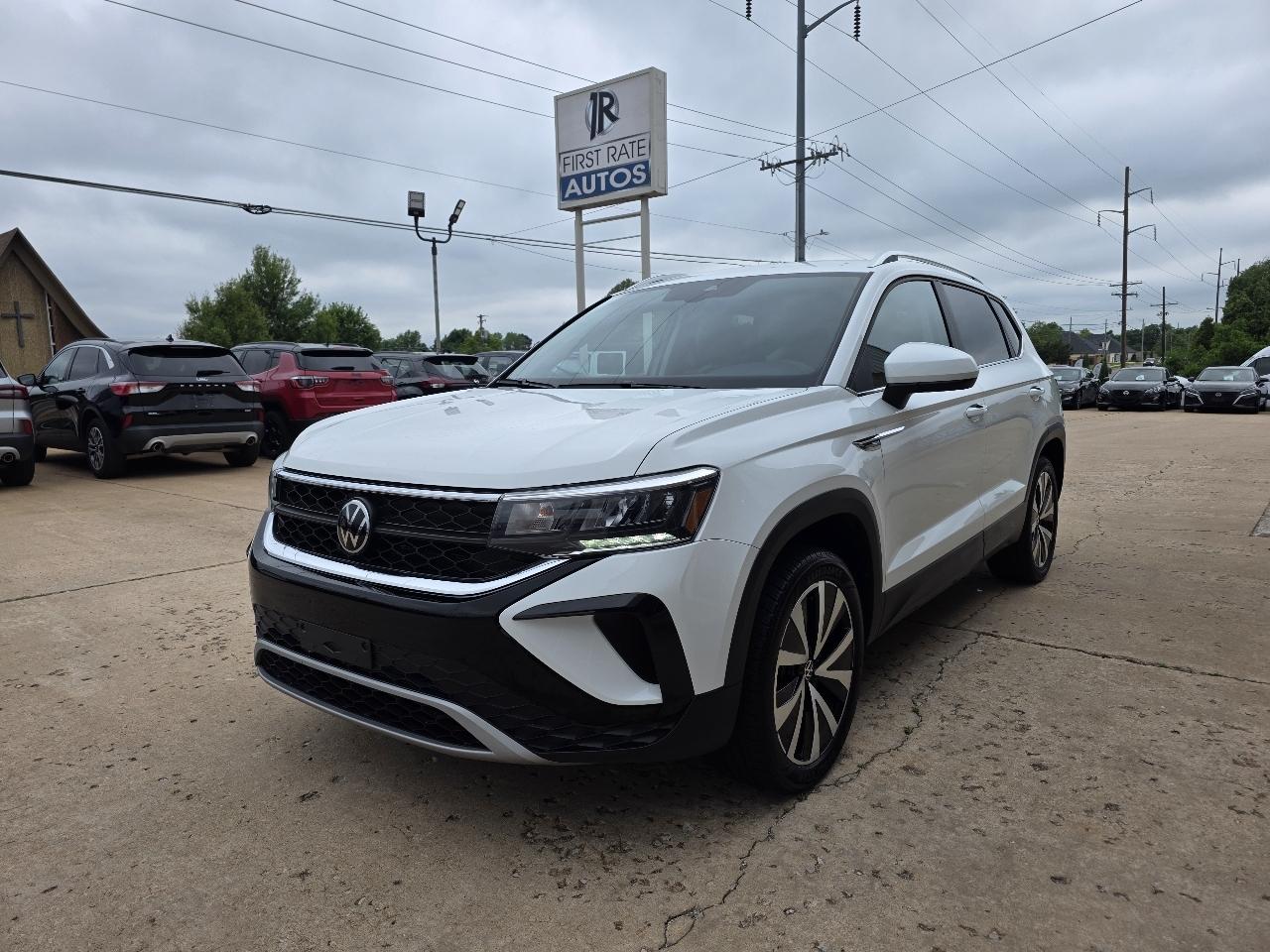 Volkswagen Taos SE FWD 2024